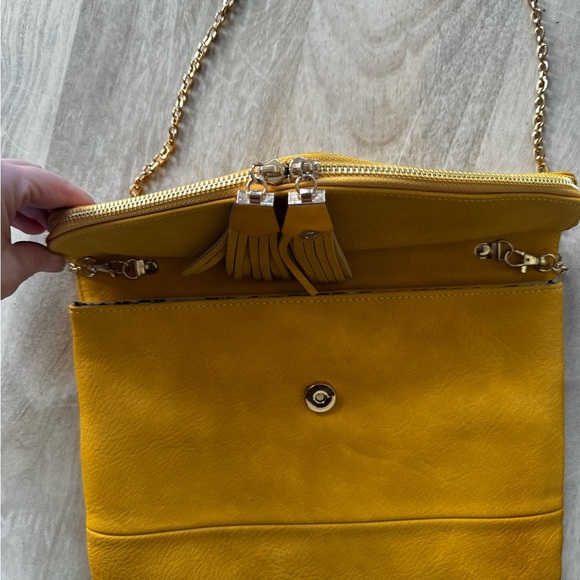 Stitch Fix Urban Expressions Nala Tassel Zip Clutch in mustard yellow - Picture 3 of 6
